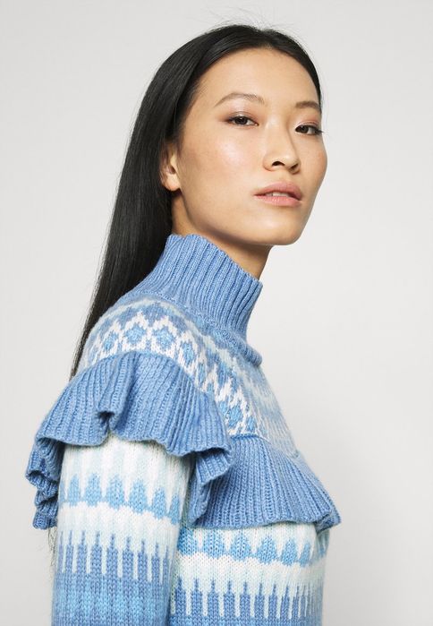 Sweter damski golf z falbaną Who What Wear 36