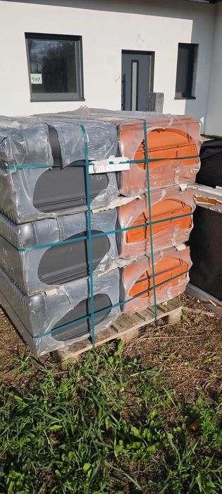 Dachówka NELSKAMP F8 1/2 angoba czarna matowa (39) 120 szt.