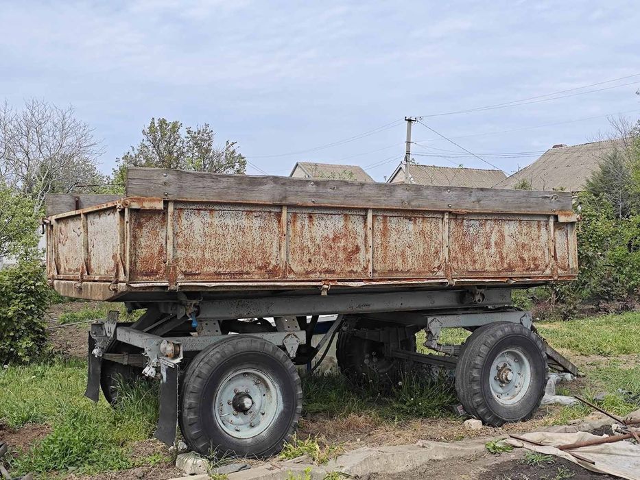 Тракторний прицеп 2ПТС-4М