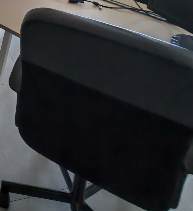 Cadeira de escritório IKEA RENBERGET preta - bom estado