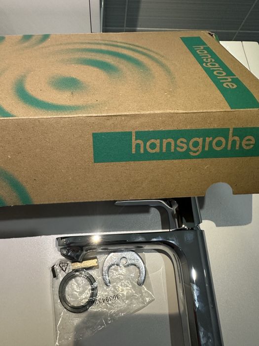 Змішувач для умивальника Hansgrohe Rebris