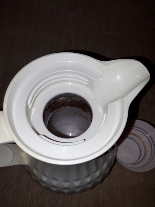 Термос для чая и кофе rose белый в форме заварника