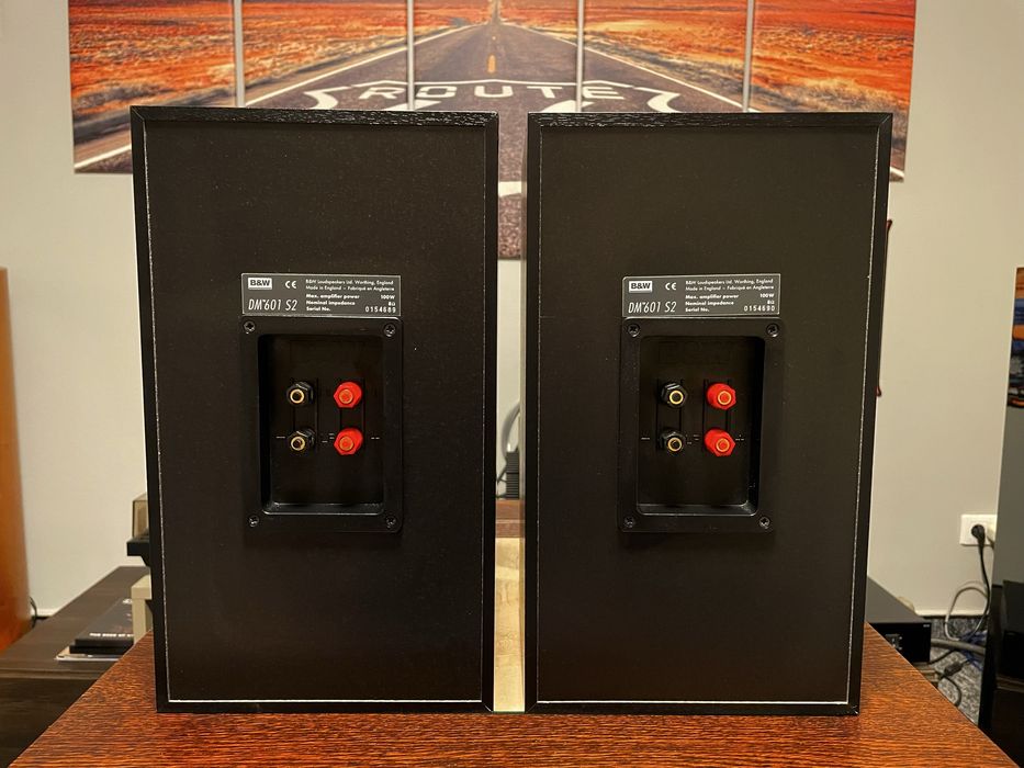 Kolumny podstawkowe Monitory Bowers Wilkins DM 601 S2