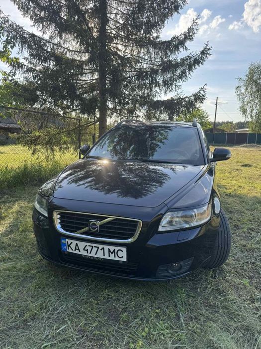 Volvo V 50 2010 год