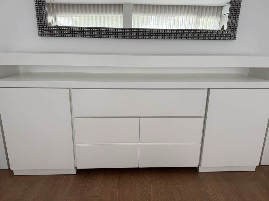 Aparador de sala lacado a branco
