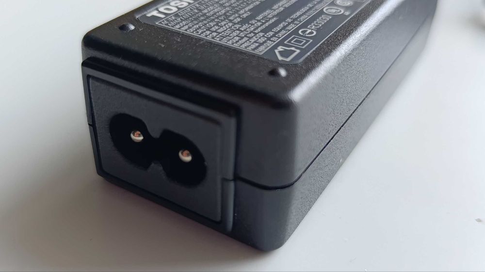 Блок живлення Toshiba 45W (19V 2.37A, 4.0×1,7 мм), оригинал