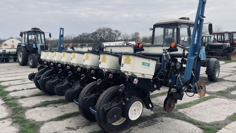 Kinze 3000 8 рядів з Precision Planting vSet2