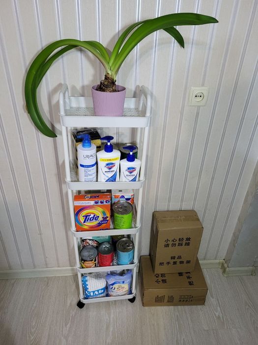 Полочки на колёсиках. Этажерка. Полички на колесах. Етажерка. Стелаж