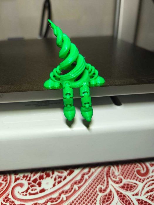 Міні новорічна ялинка-спіраль з ніжками - 3D-декор