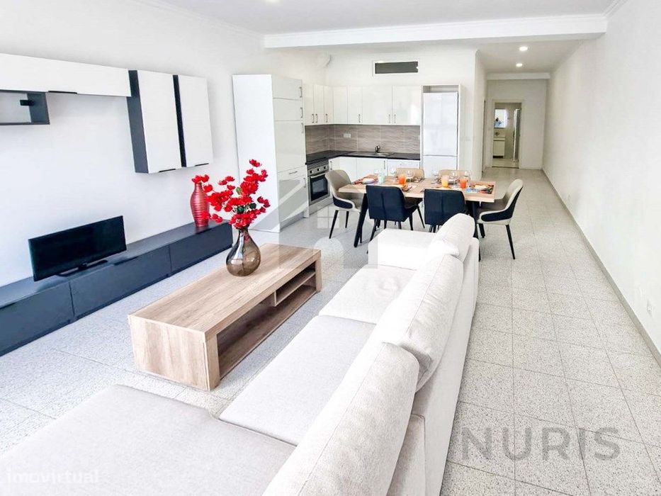 Apartamento T1 para venda no centro de Lagoa — Lagoa E Carvoeiro, Faro