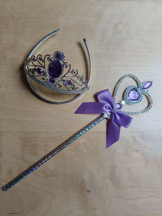 Sukienka i akcesoria na bal karnawałowy 104