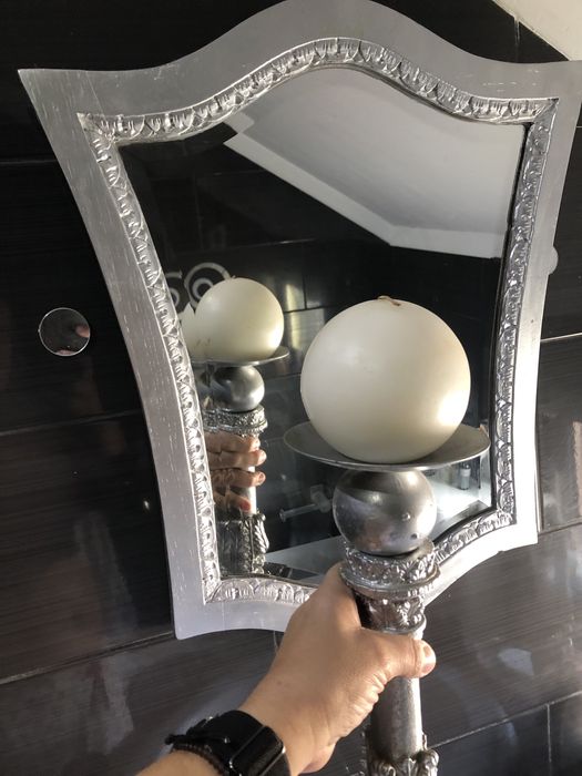 Espelho e castiçal antigo