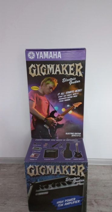zestaw gitarowy Yamaha erg 121C