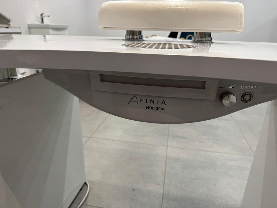 Biurko kosmetyczne Afinia z pochłaniaczem Afinia NDC 2000-stan bdb!
