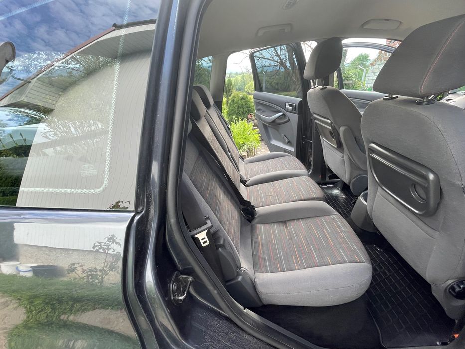 Автомобіль Ford C-Max