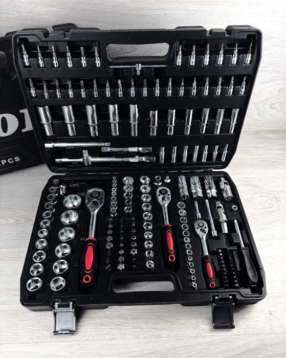 Набір інструментів 172 предмети є в наявності