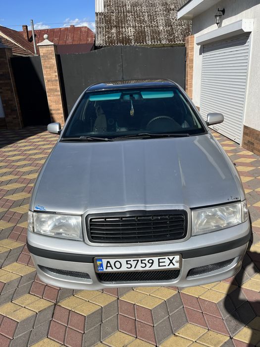 Škoda Octavia Tour 1.6 газ/бензин