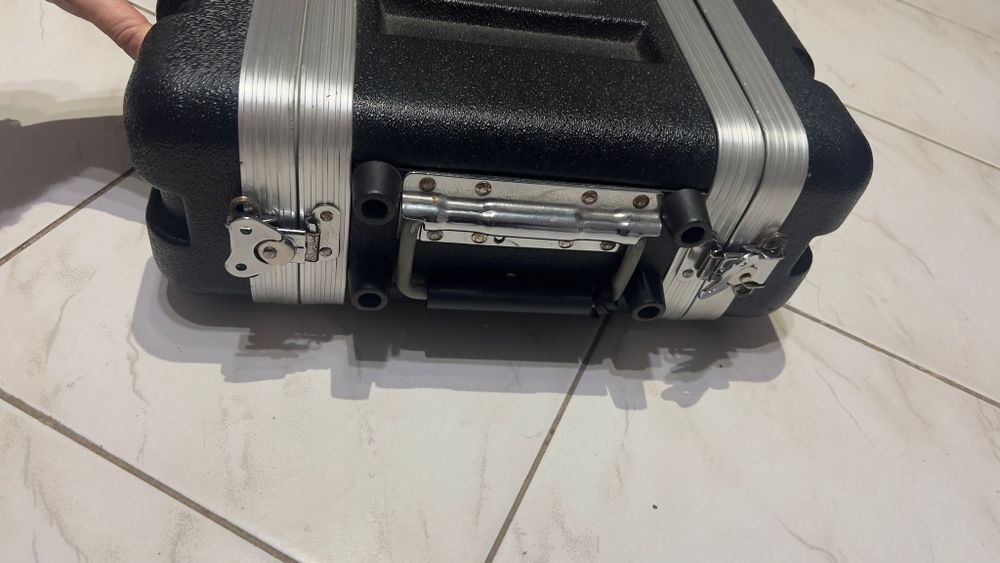 Rack 2U Curta - Thomann