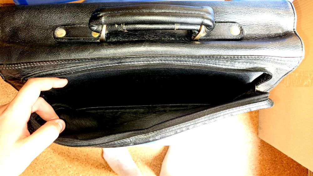 Кожаный портфель дипломат