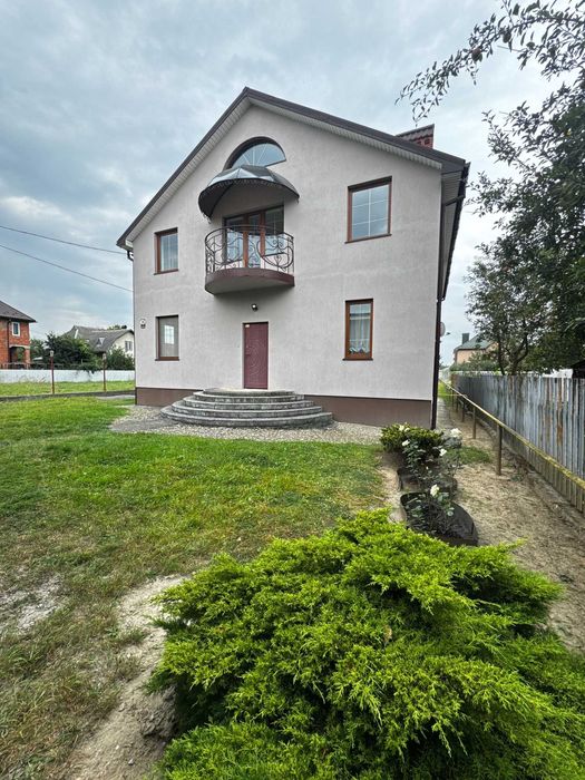 Продам новий будинок з ремонтом 245м2/10соток в Крихівцях.