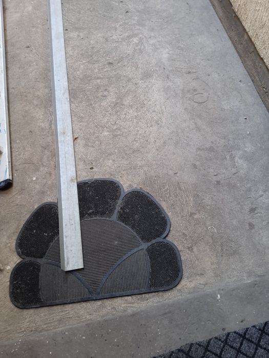 Продам уголок  Оцинковка 6метров  4/6/2