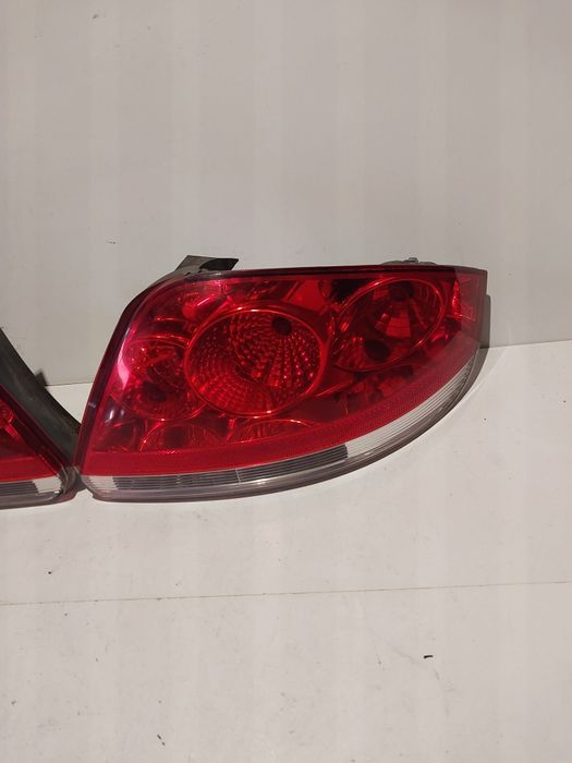 Fiat linea lampa tylna tył prawa lewa wkład lampy żarówek