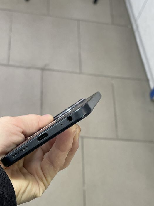 Мобільний телефон Tecno Spark 30C  8/256GB NFC швидко зарядж