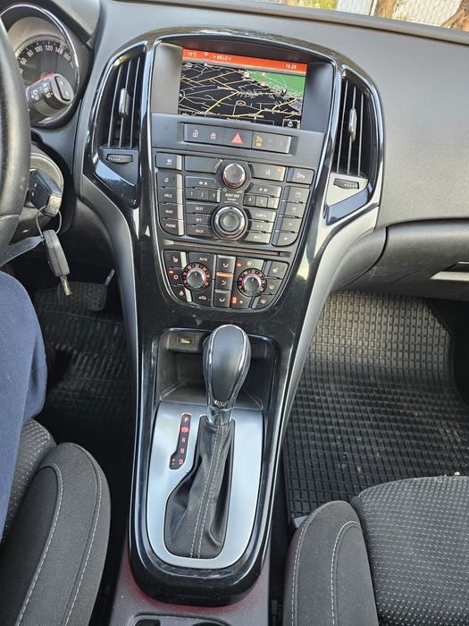 Astra J 2015 rok, bogata opcja.