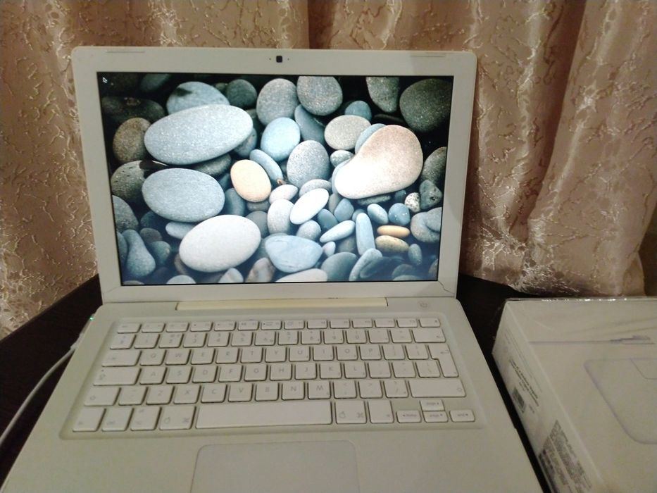 Ноутбук Apple MacBook