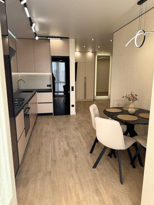 Продаж розкішної 1.5 квартири по вул.Українських Декабристів