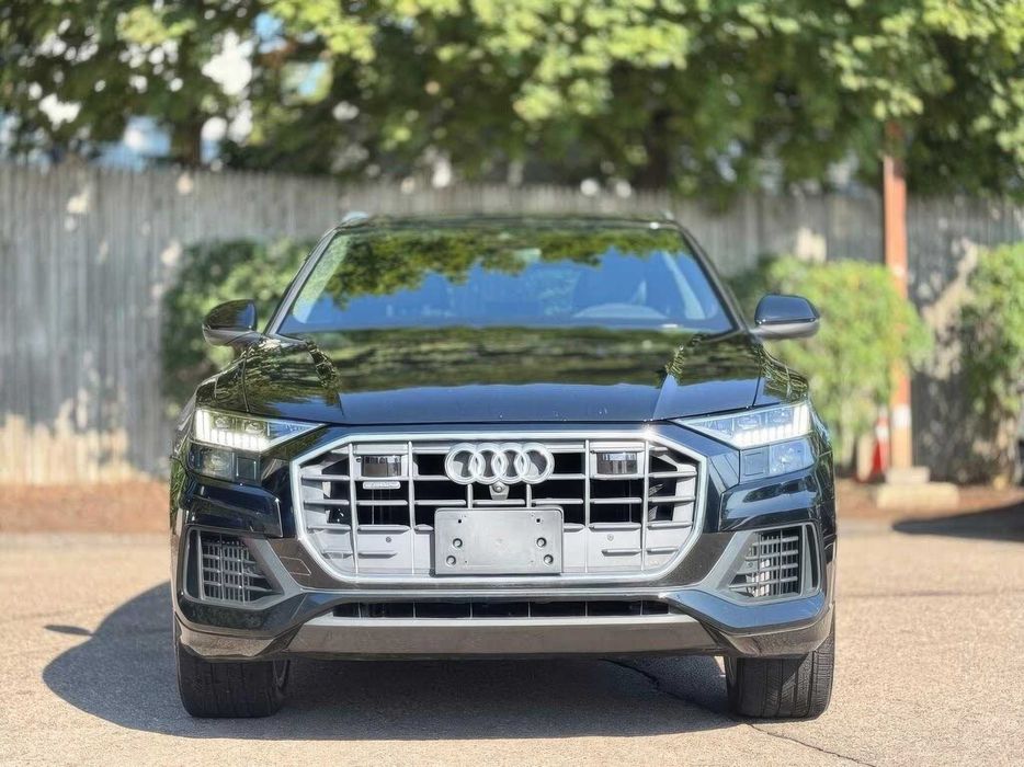 Audi Q8 quattro Premium Plus      2021
