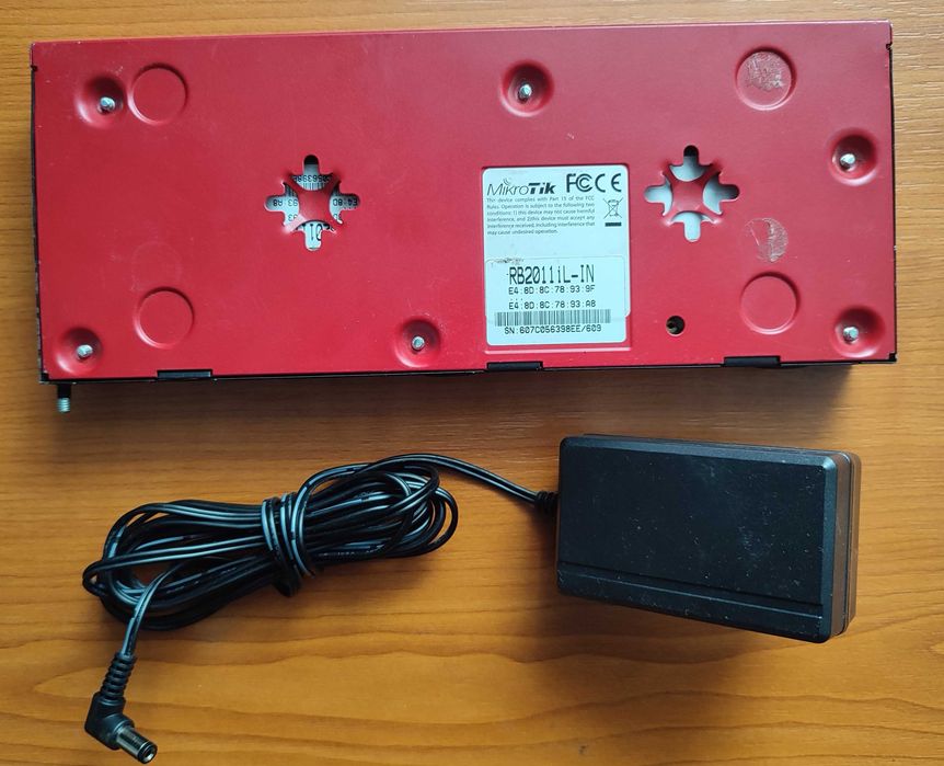 Маршрутизатор (роутер) MikroTik RB2011iL-IN, RB2011iLS-IN
