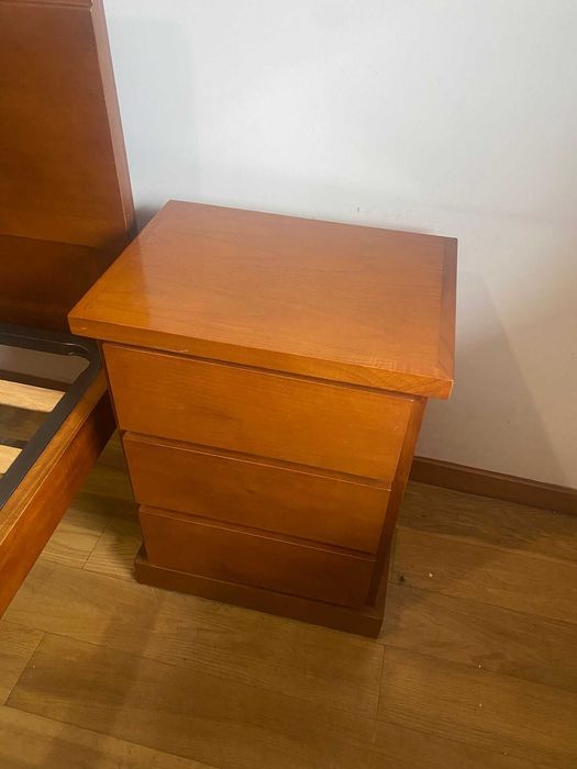 Quarto completo em madeira