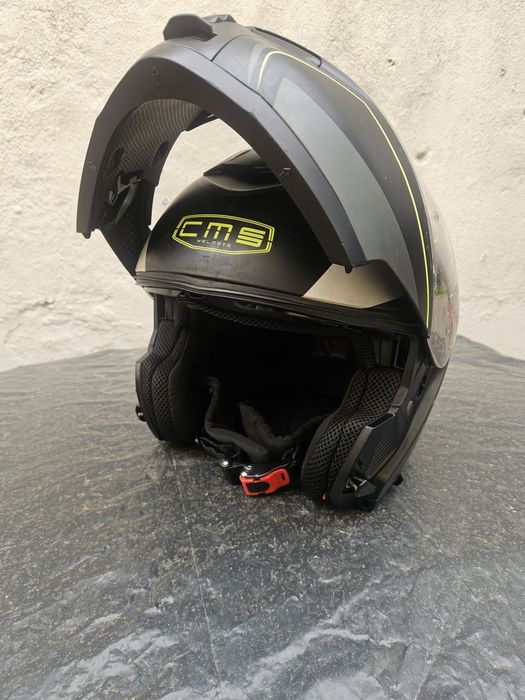 Capacete cms usado