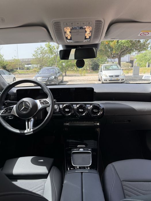 Mercedes-Benz A 250 e Limousine (2025) - Garantia de fábrica Mercedes-Benz