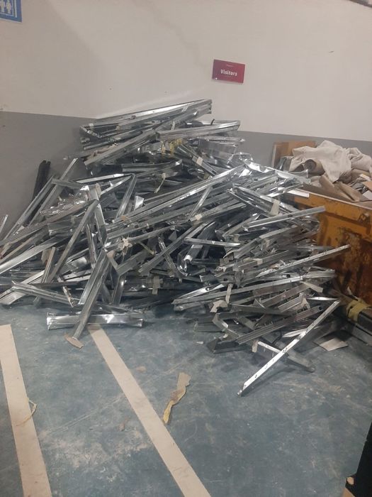 Fazemos Demições, Recolha de entulho, sucatas, monos, etc…