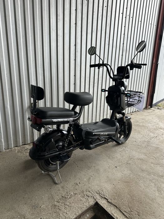 Продам  Електросамокат ATLAS Elegant Black новий
