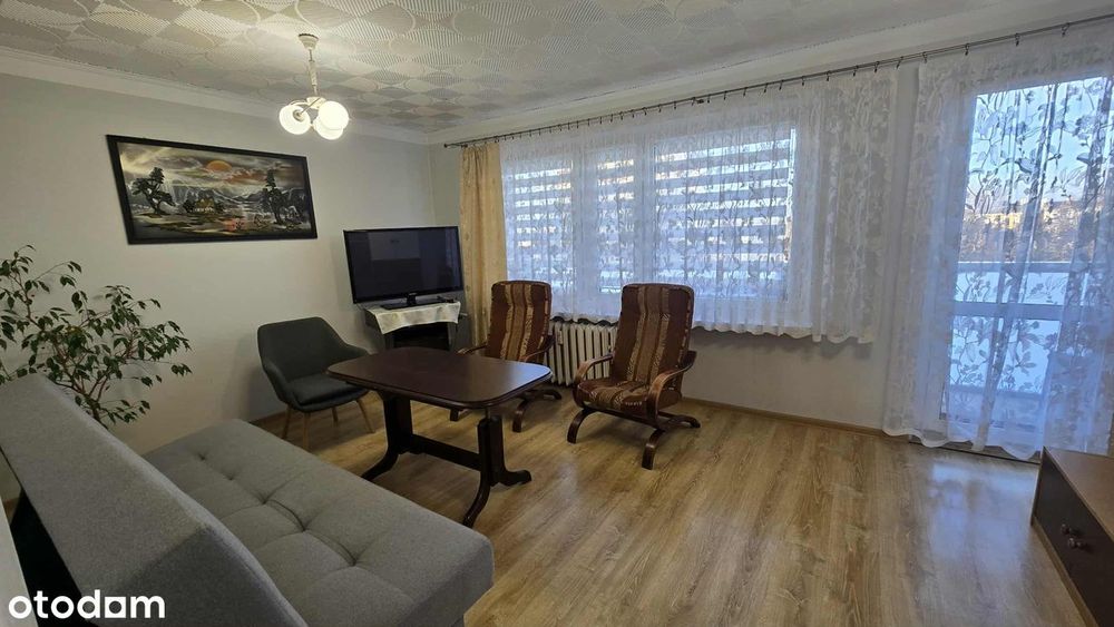 Duże mieszkanie typu M-5 w bloku na Osiedlu Górny Bór w Skoczowie.