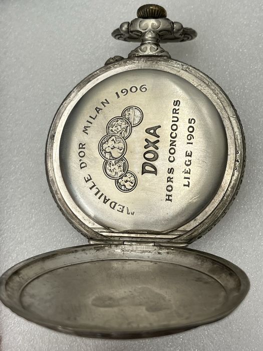 Часы карманные ,антикварные,механические швейцарские Doxa
