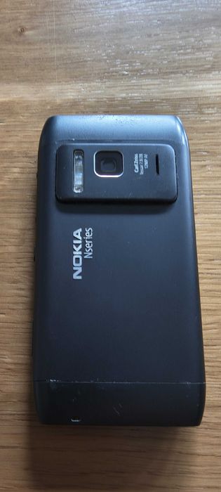 Klasyk , biały kruk  -  Nokia N8 , wyjście miniHDMI, ekran Amoled,
