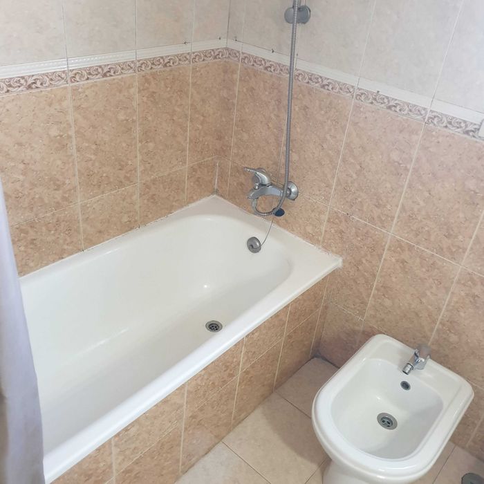 Quarto para arrendar