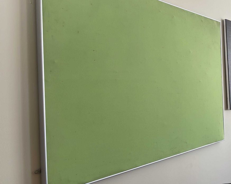 2 Quadros de feltro com moldura metálica