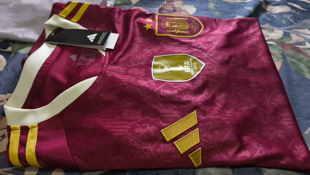 Camisola / Camisa Seleção Espanhola (Espanha) - Edição Especial Vermelho Bordeaux / Dourado - Nova