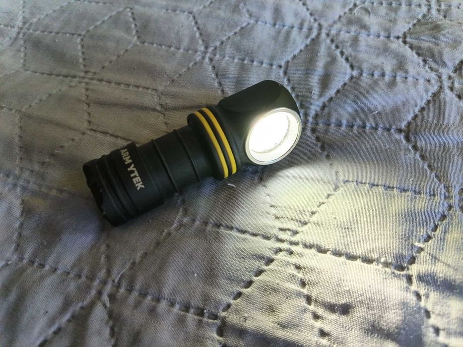 Latarka czołowa, kątowa armytek elf c1 białe(zimne) światło