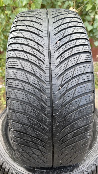 Шини зимові 225/45 r18 Michelin в ідеальному стані 23 рік