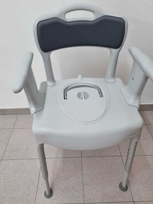 Cadeira de Banho e Sanitária 3 em 1