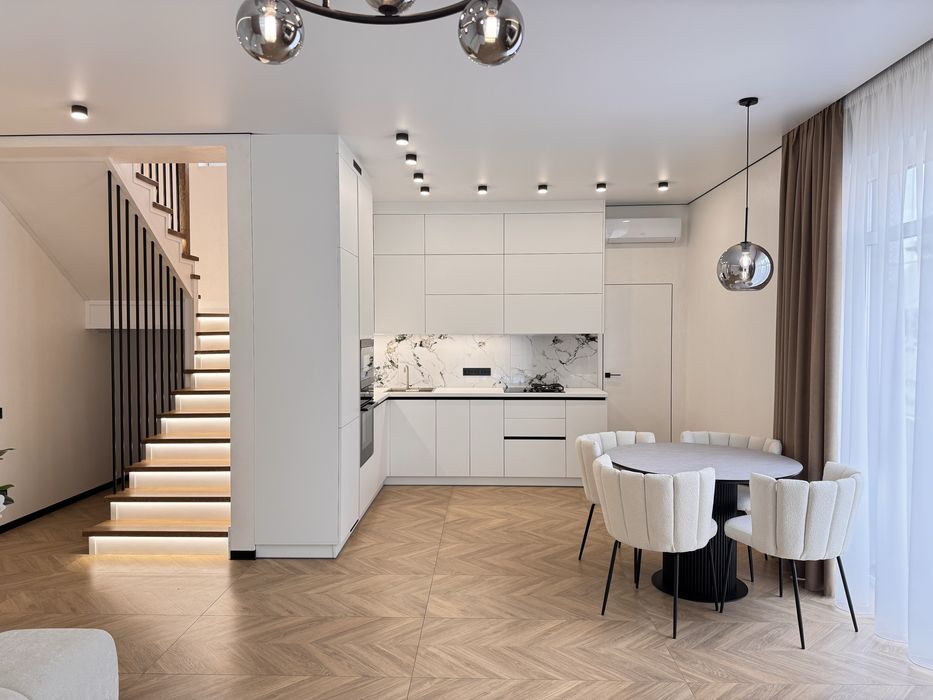 Аренда дома с басейном в Гатном, в котеджном городке! 15 мин Теремки