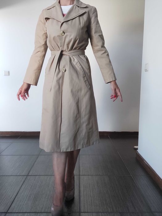 Gabardina bege com cinto