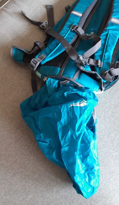 Mochila de trekking, caminhada, montanhismo - Artigo NOVO.