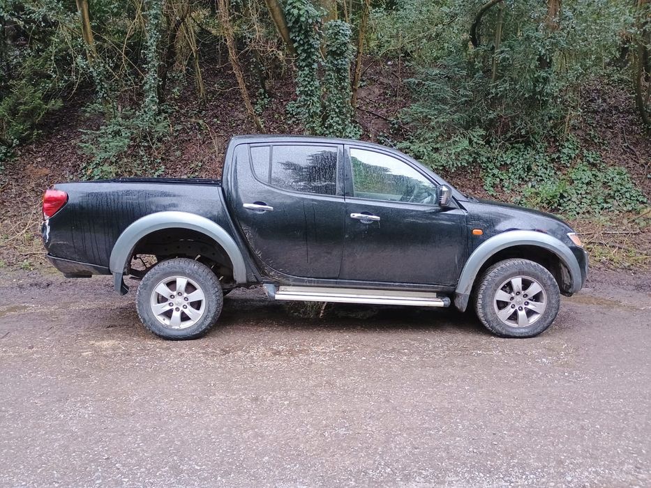 Міцубісі Л200 2006р 2,5 д автомат вже їде до України